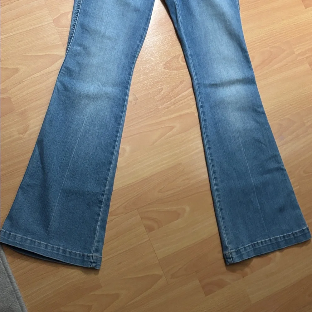 Gloria Vanderbilt Light Blue High Rise Flare Jeans Size 4P - Picture 5 of 12